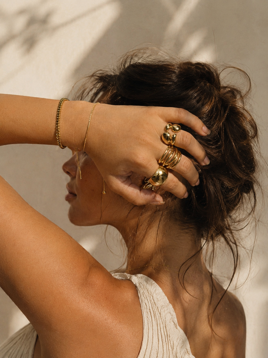 Roche Ring detail — 18k gold sculptural chunky band close-up by Soleil à Deux